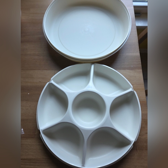 Relish, Veggie, Dessert Tray With Lid Tupperware - Picture 2 of 8